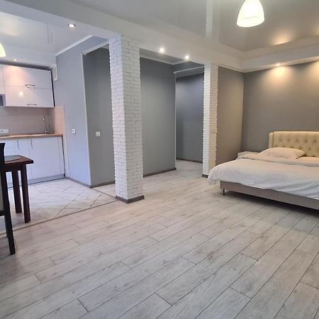 Apartaments On Vulytsia Heroiv Ato 32 ครือวอยร็อก ภายนอก รูปภาพ